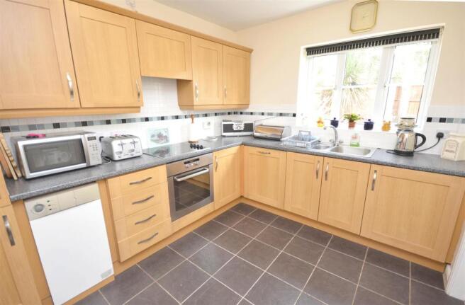 Kitchen1.JPG
