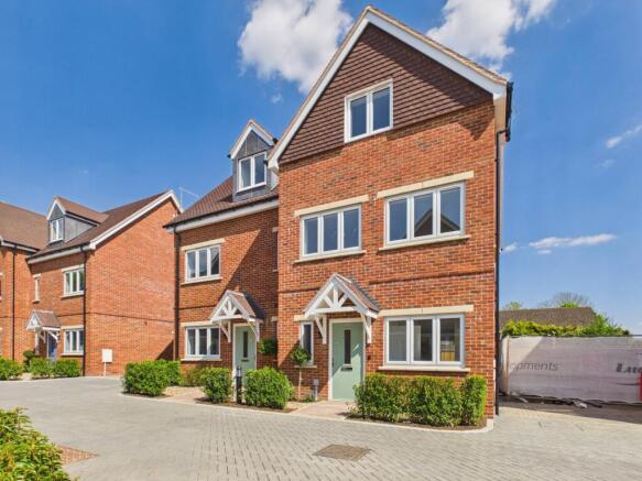 3-bed semi-detached on The Harebell, Jubilee Mews, Downley, £550,000