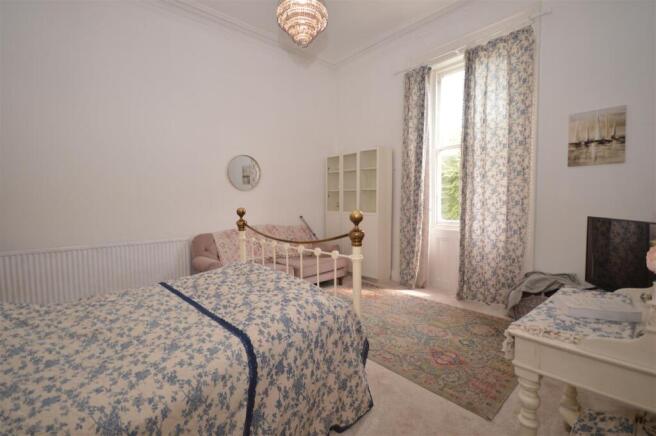 4 bed Detached for sale Image 11