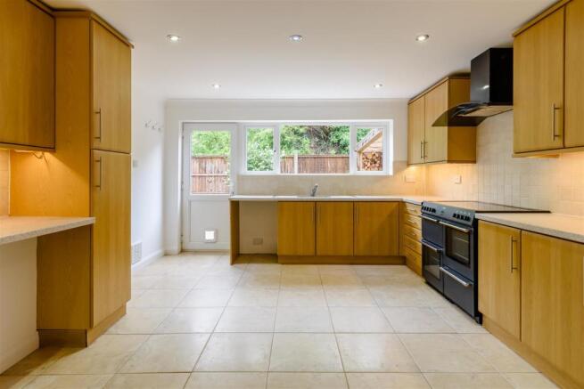 8469240-interior07.jpg