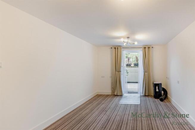 8702970-interior02-800.jpg