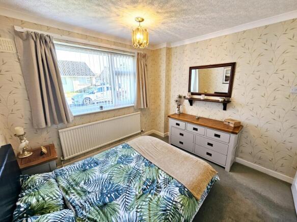 2 bed Semi-Detached Bungalow for sale Image 11