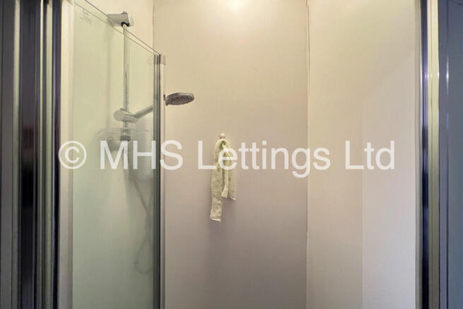 Bedroom7-bathroom...