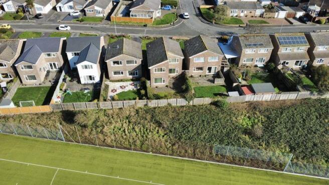 Lapwing Gardens, Worle - DECEPTIVE EXTENDED HOME photo 4