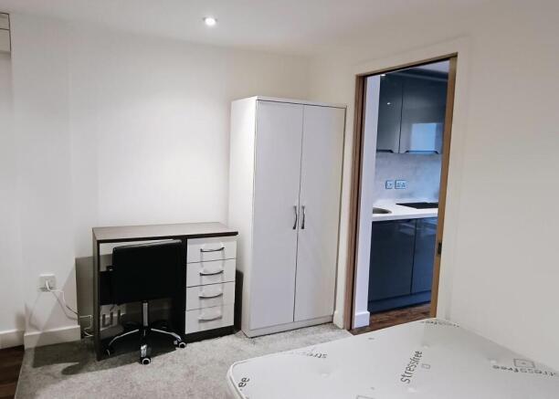 1 bed Apartment to rent Image 5