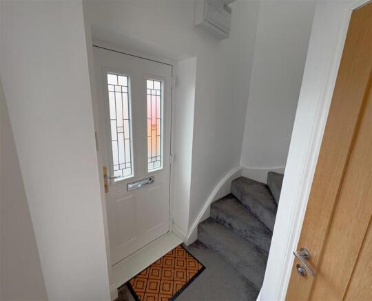 Hallway and stairs (1).jpg