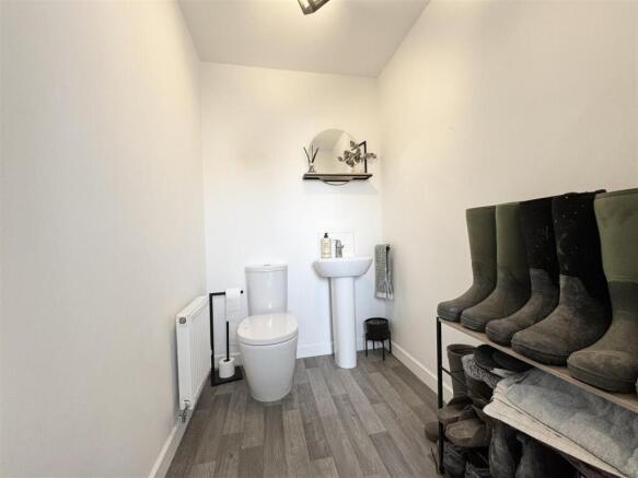 3 bed Semi-Detached for sale Image 11