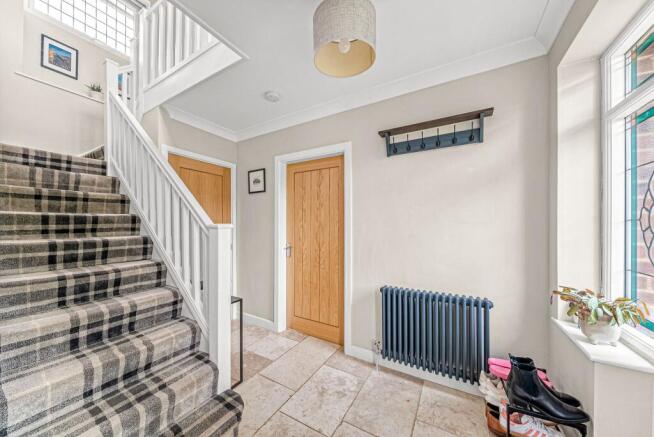 5 bed Detached for sale Image 8