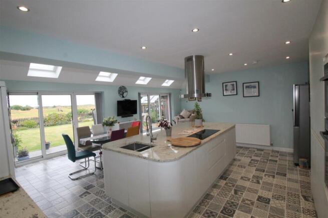 Anson Close, 11 Kitchen Dining Family Room 1.JPG