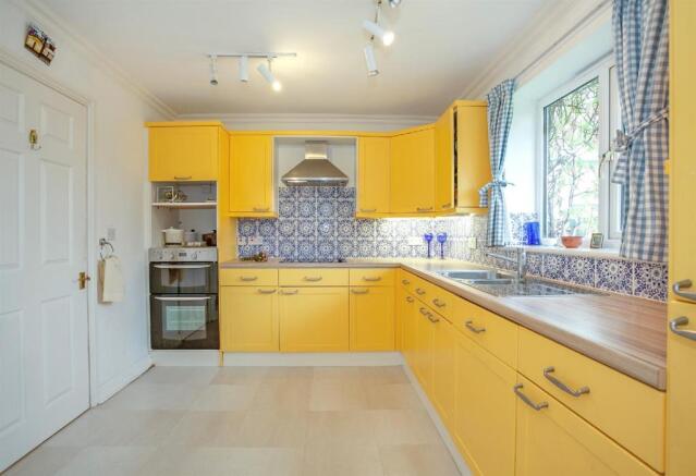 Kitchen 3.jpg