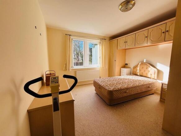 2 bed Apartment for sale Image 6