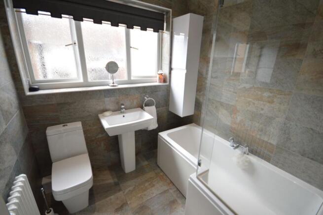 Family Bathroom / WC