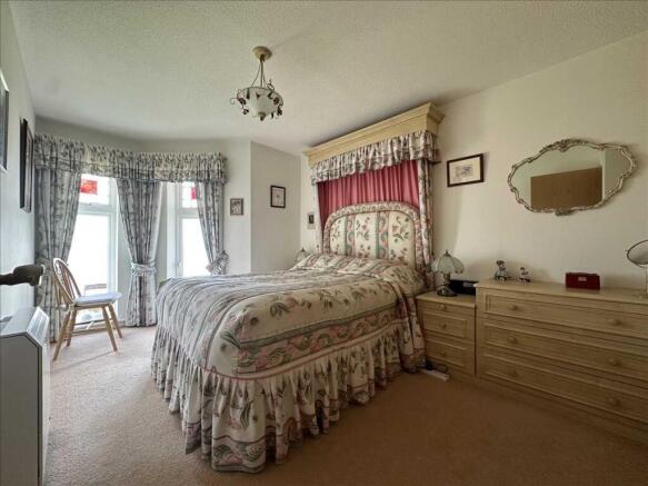 2 bed Flat for sale Image 12