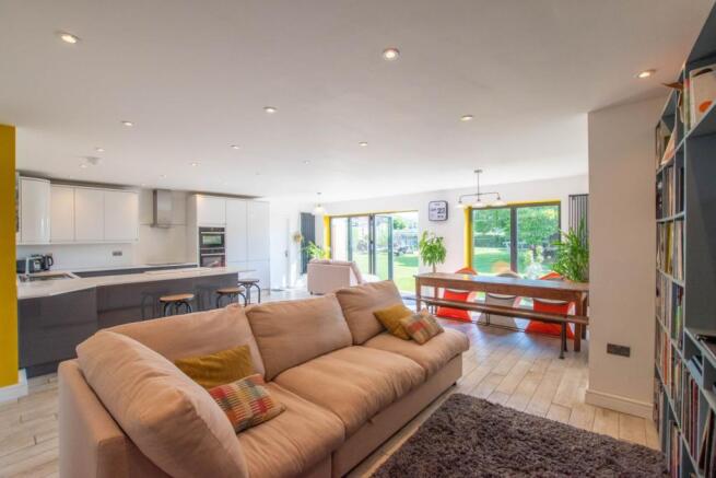 Lounge / Kitchen