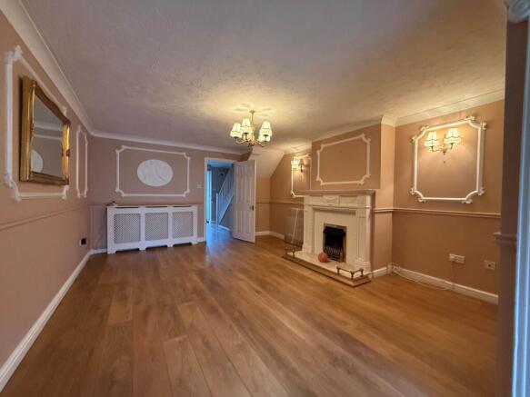 Foxhollow Drive, Bexleyheath ** VIDEO & 3D FLOORPLAN AVAILABLE ** photo 4