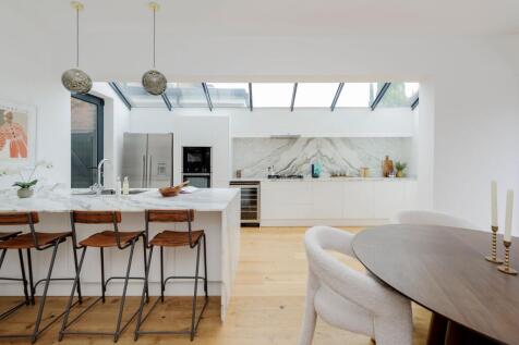 Finstock Road, North Kensington, W10