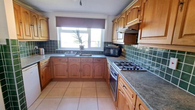 Farnham Way, Bedford photo 4