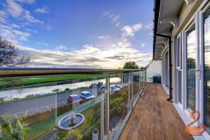 Flat 6, 19 River View, High Street, Alcester B50 4BQ