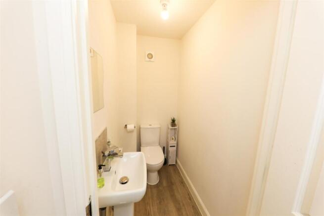 3 bed Semi-Detached for sale Image 8