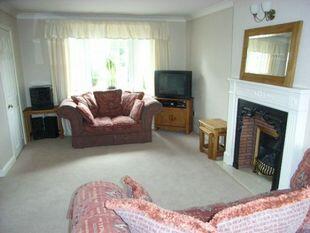 LOUNGE PIC 2
