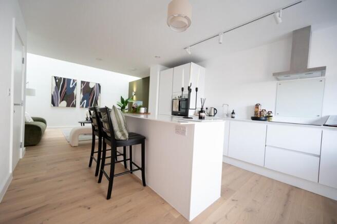 3 bed Town House to rent Image 7