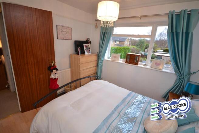 BEDROOM 2