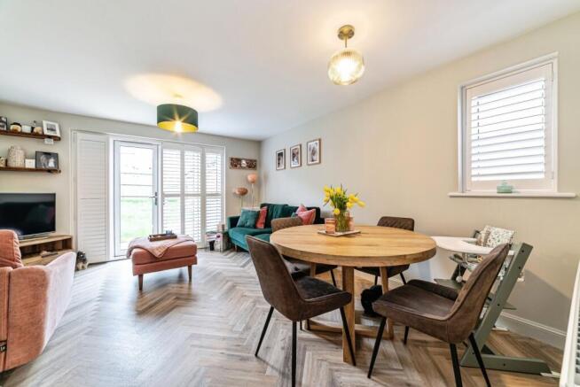 Stoneham Way, Basingstoke, Hampshire, RG24 photo 4