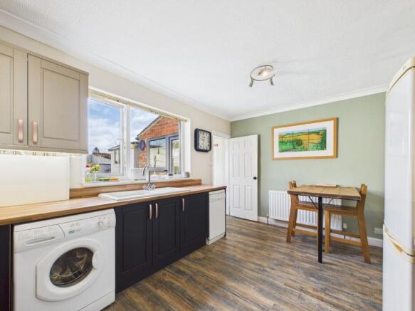 Kitchen/Dining Area
