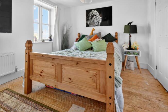 4 bed Terraced for sale Image 8