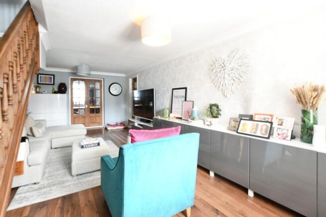 4 bed Semi-Detached for sale Image 6