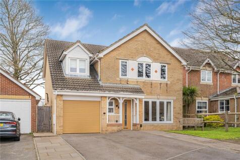 Quebec Close, Liphook, Hampshire, GU30