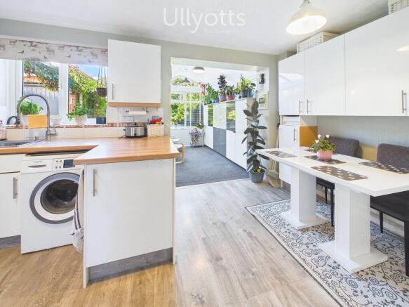 3 bed Semi-Detached for sale Image 7