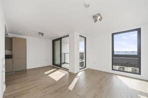 6, 393 Guild House, Rotherhithe New Road, London SE16 3FN
