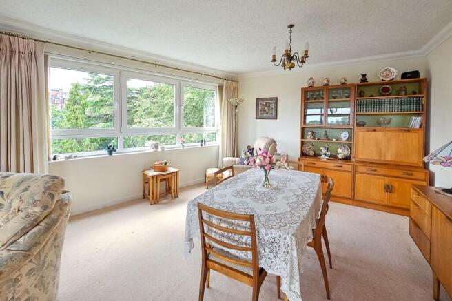 3 bed Flat for sale Image 6