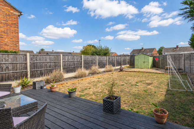 Pleasant Sunny Garden Exterior.png