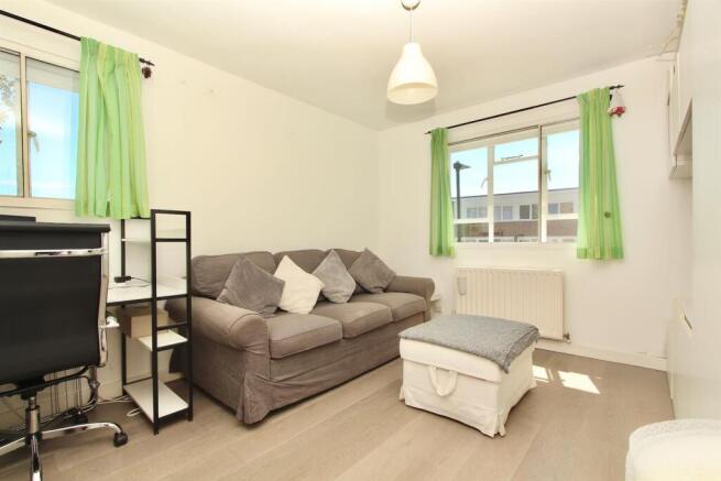 Hayhurst Court, N1