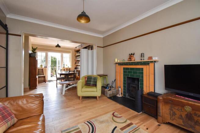 Living room/dining room