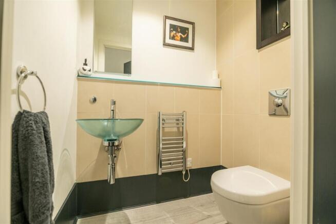 2 bed Penthouse for sale Image 11