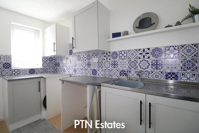 kitchen 1.jpg