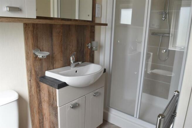 2 bed Park Home for sale Image 10
