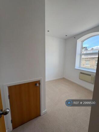 2 bed Flat to rent Image 10