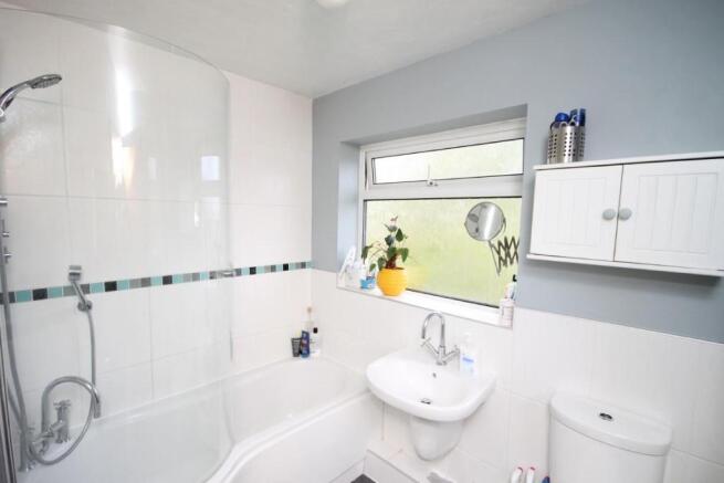 BATHROOM/W.C.