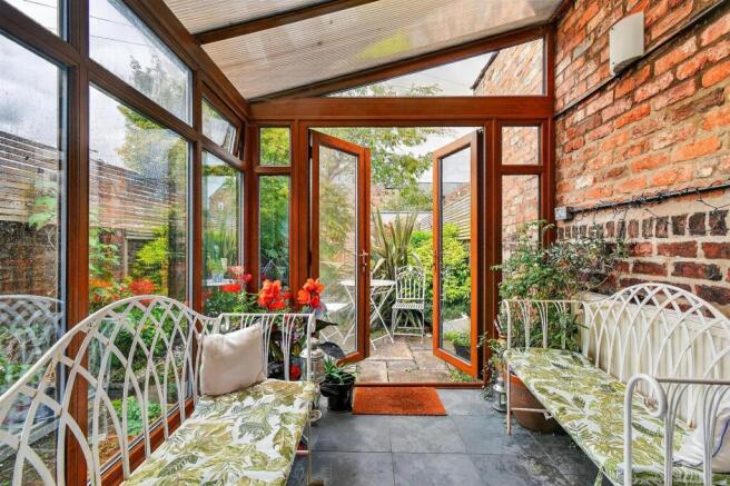 2 bed Terraced for sale Image 8