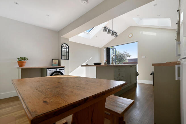 2 bed Semi-Detached for sale Image 7