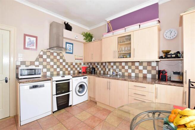 Kitchen/ Dining Room