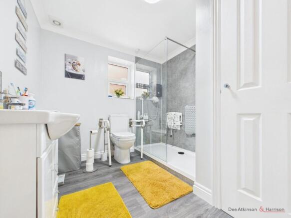 2 bed Semi-Detached Bungalow for sale Image 12