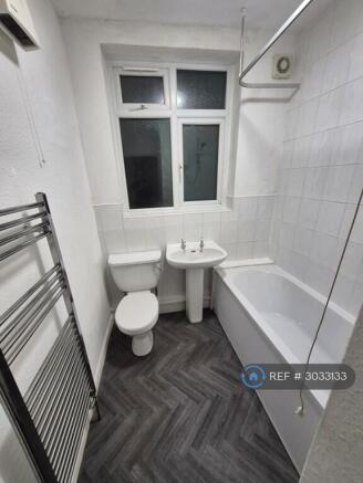 2 bed Maisonette to rent Image 6