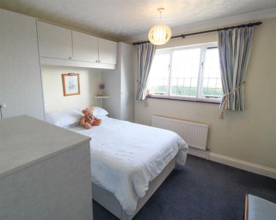 bedroom 4b.jpg