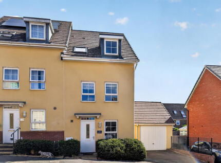 Greystone Walk, Cullompton, Devon, EX15 1GL