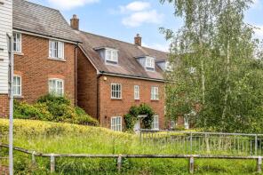 1, Pierces Lane, Haywards Heath RH16 4LD